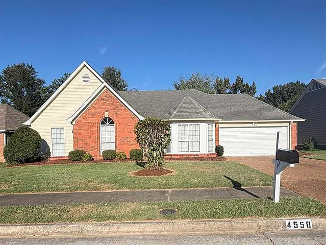 4558 Kings Grant Dr