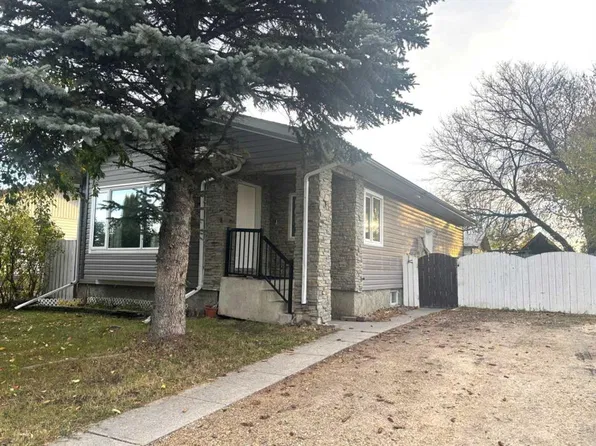7 Chaisson Cross, Whitecourt, AB T7S 1B8
