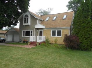 7N445 Linden Ave, Medinah, IL 60157