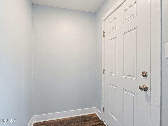 3rd image of 210 West St