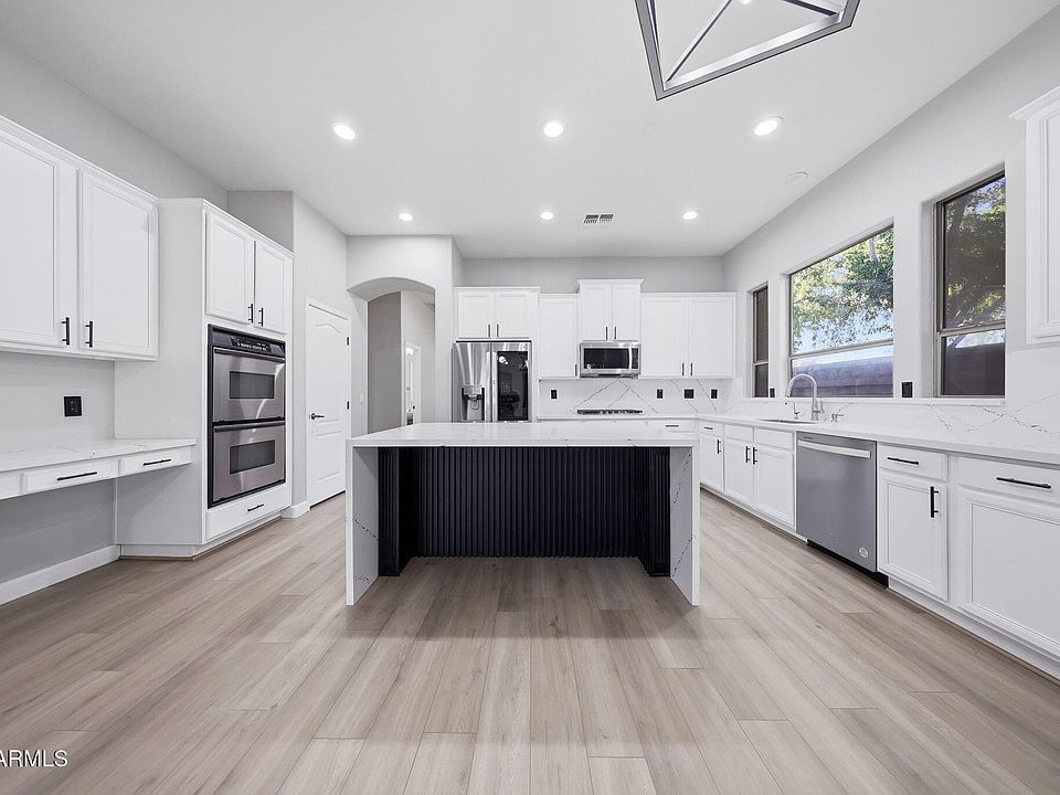 1st image of 1091 E KAIBAB Place