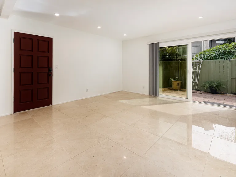 29 Dearborn Pl #7 — Photo 2