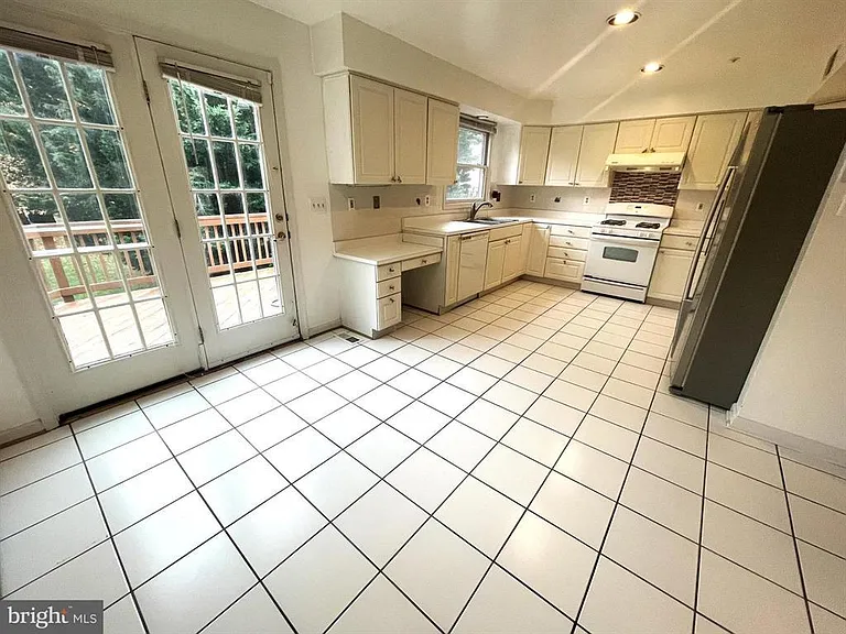 10136 Treble Ct — Photo 6