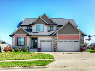 735 NE Dartmoor Dr, Waukee, IA 50263