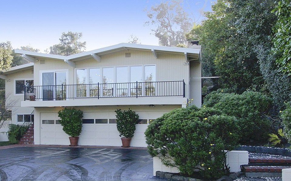 2nd image of 180 Glen Aulin Ln