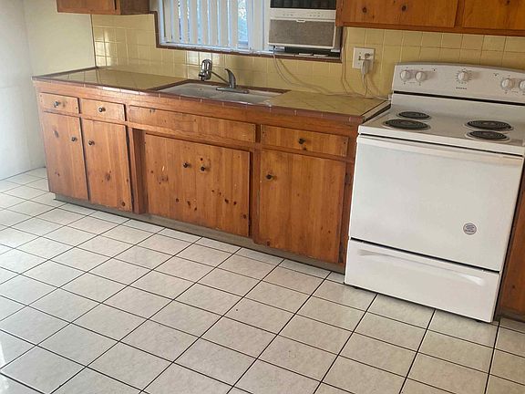 4th image of 2120 N Treat Ave APT C