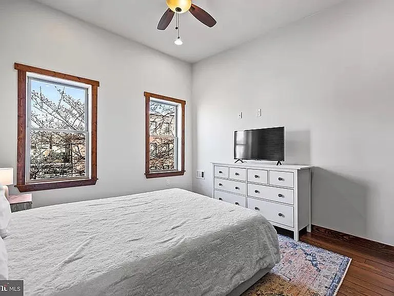 3523 Gough St — Photo 10