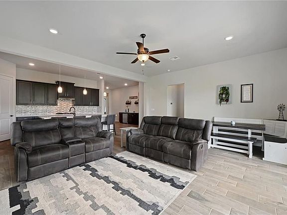 4th image of 219 Sumalt Gap Way