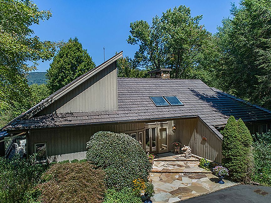 1st image of 27 Cardinal Ct