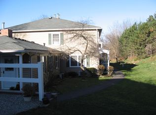 20 Falcon Ln E, Fairport, NY 14450