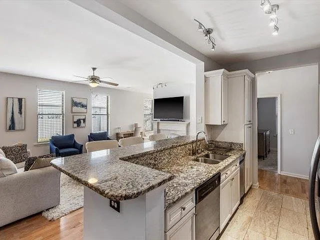 580 S Main St #204-1 — Photo 13