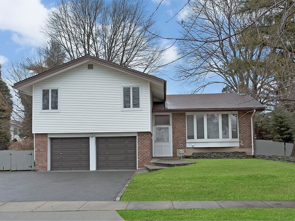 1st image of 135 Forest Dr