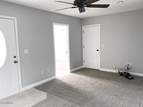 5th image of 111 Dayton St