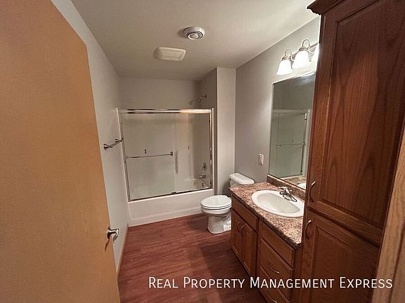 4th image of 300 E 2nd St #1