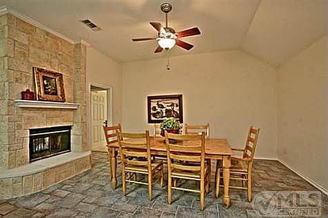 5th image of 1204 Oakwood Trl