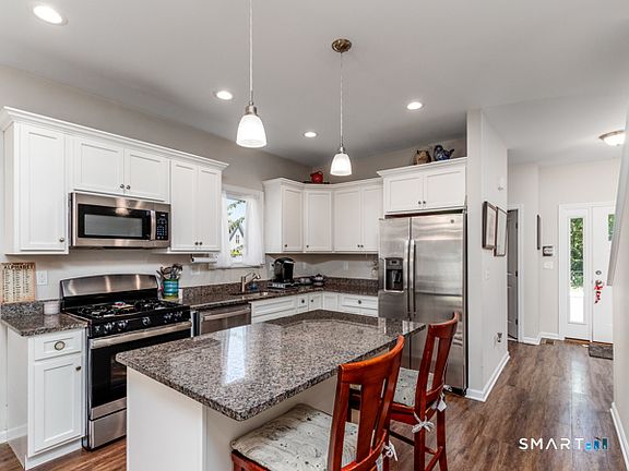 5th image of 28 South Lakeside Drive #28