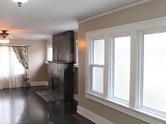 4th image of 134 Avenue E