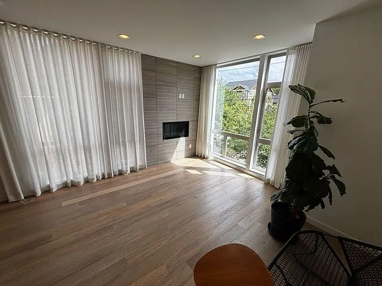 513 20th Ave E #D — Photo 18