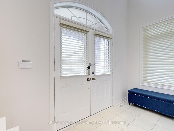 5th image of 378 Lauderdale Dr