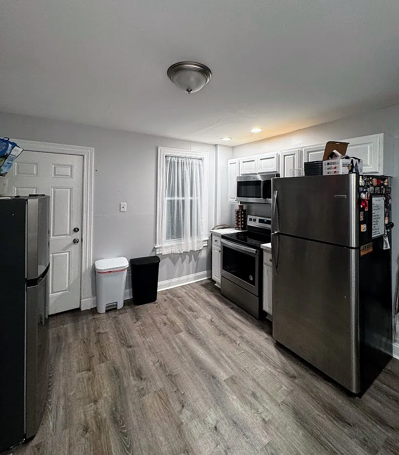 6 bed, 1950 sqft, $4,950 — Photo 3