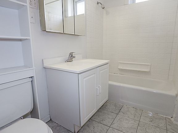 4th image of 3820 1/2 N Sheffield Ave #3
