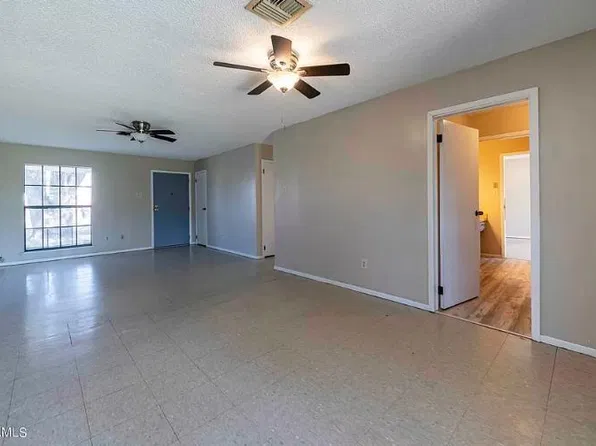 109 Strasbourg Dr, Lafayette, LA 70506