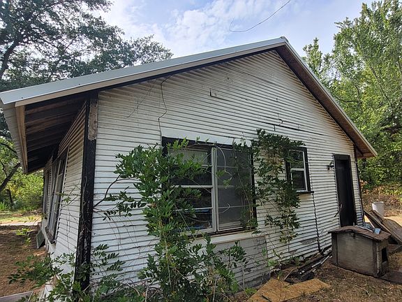 2nd image of 1020 8th St NE