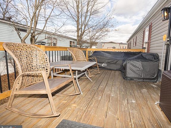 4th image of 103 Herbert Ct