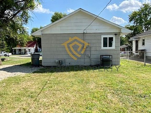 3rd image of 3752 Kinnear Ave