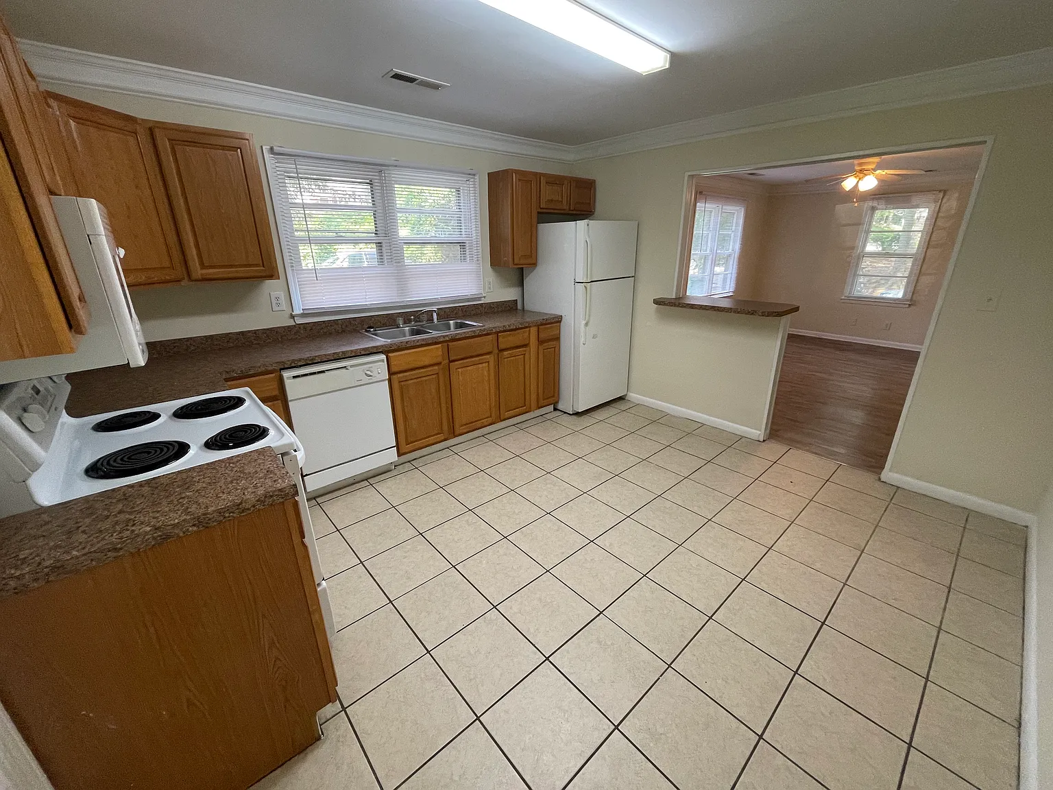 3 bed, 1156 sqft, $1,550 — Photo 4