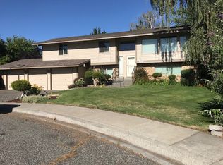 500 Surrey Ct, Richland, WA 99354