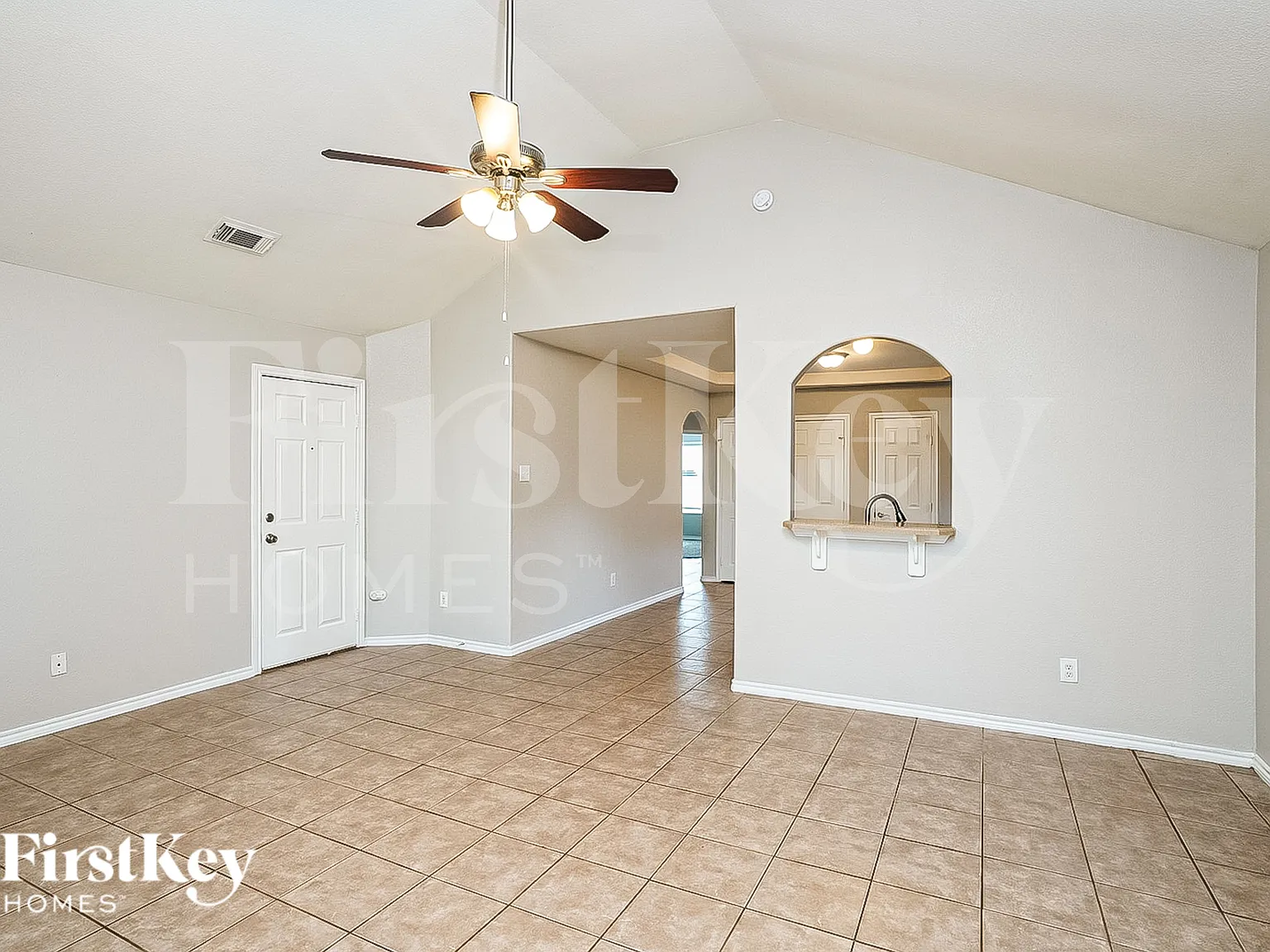3 bed, 2.0 bath, 1308 sqft, $1,685 — Photo 4