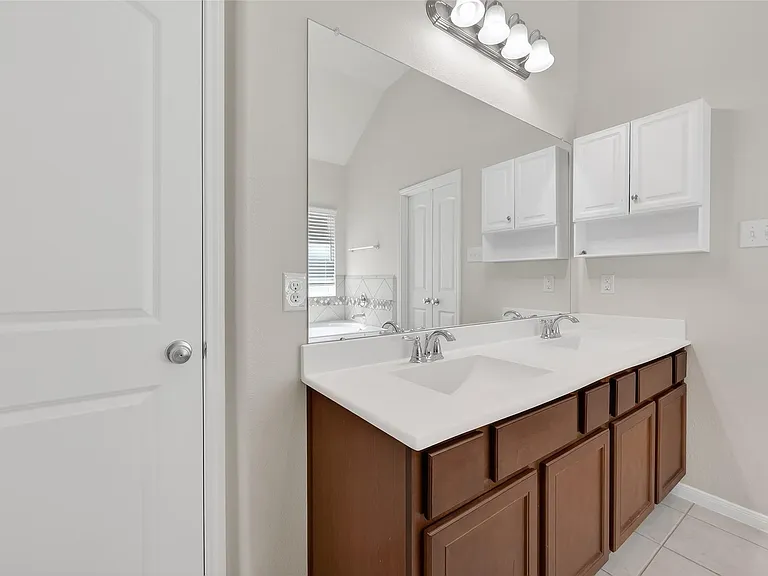 7631 Granite Terrace Ln — Photo 32