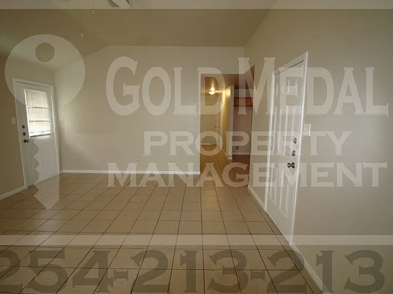 601 N Gilmer St — Photo 3