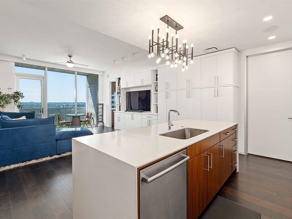 1st image of 301 West Ave #1807