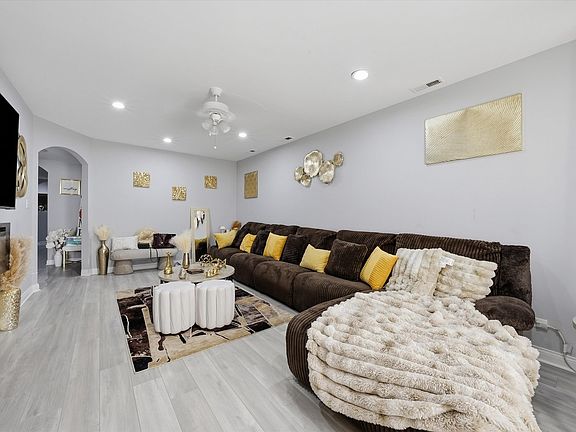 5th image of 4344 W Lexington St