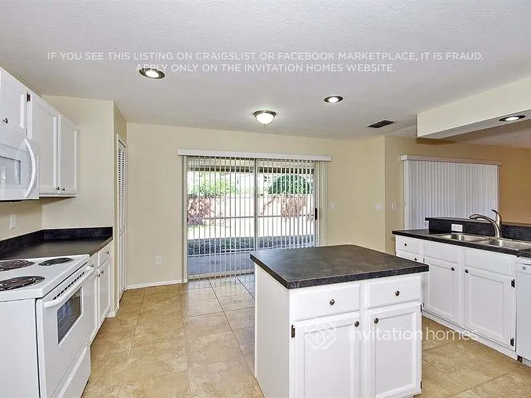 97 Lancer Oak Dr — Photo 7