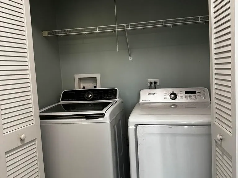3335 Kentshire Cir — Photo 23