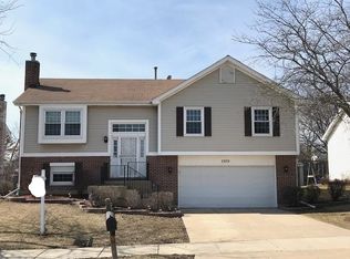 1979 Lucille Ln, Hanover Park, IL 60133