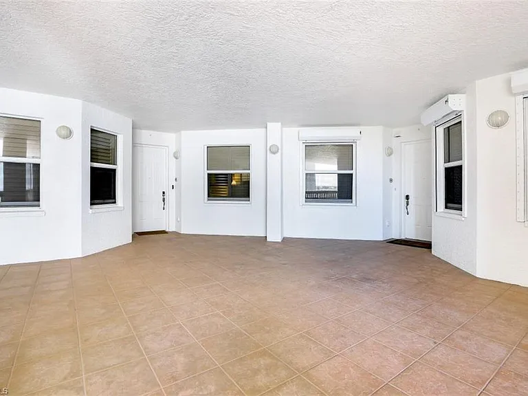 400 Flagship Dr #802 — Photo 23