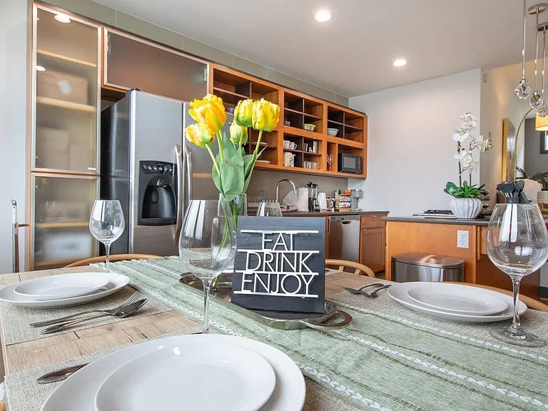 558 Highland Dr — Photo 18