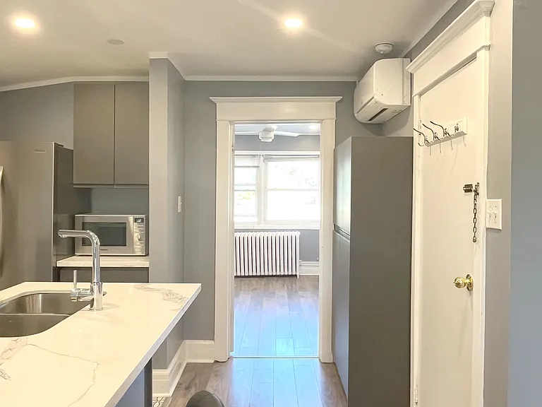 303 Lonsdale Rd #3 — Photo 8
