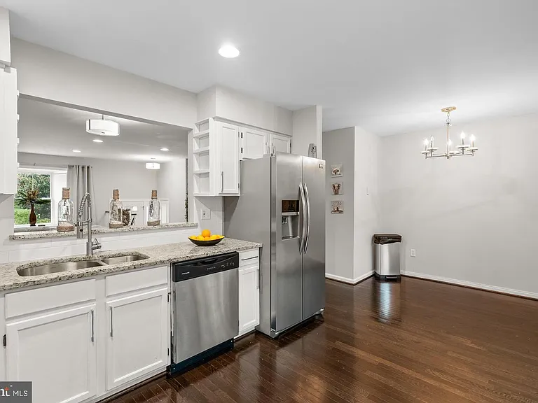18005 Sunset Lake Ct — Photo 14