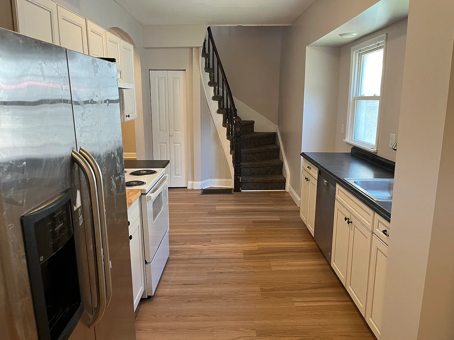 13 W Sunnyside St — Photo 2