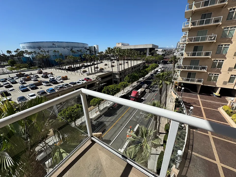488 E Ocean Blvd #417