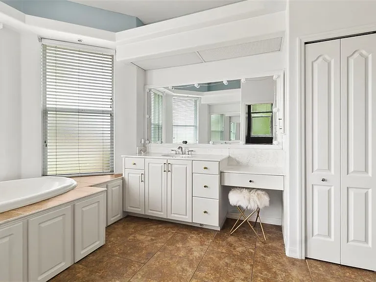 281 Hallcrest Ter — Photo 19