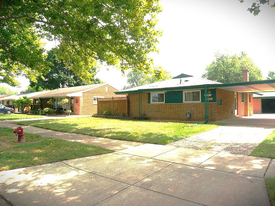 1st image of 32138 Saint Annes Dr