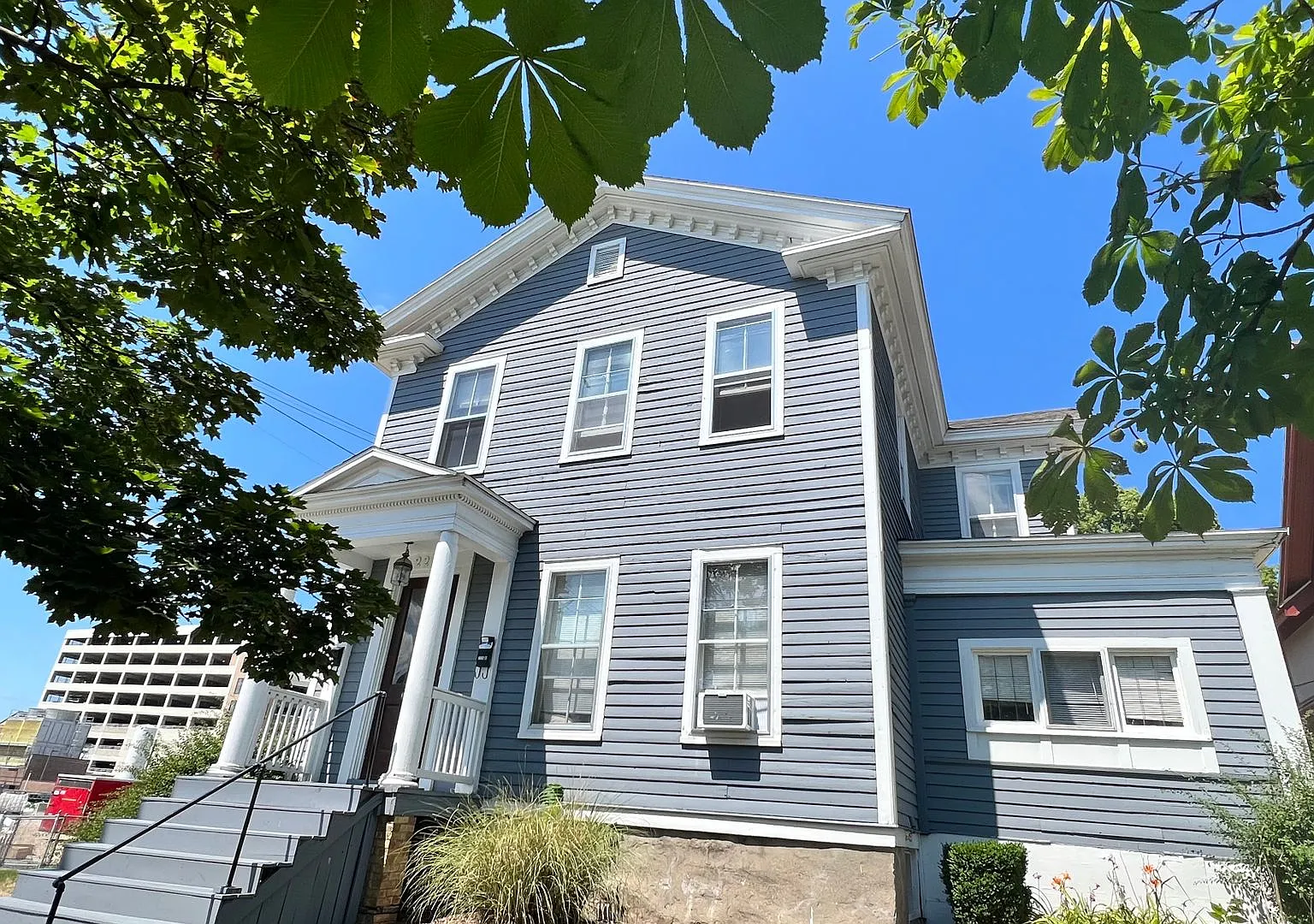223-225 Lyon NE — Photo 1