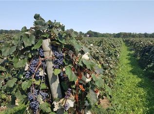 11607 Middle Rd, North East, PA 16428