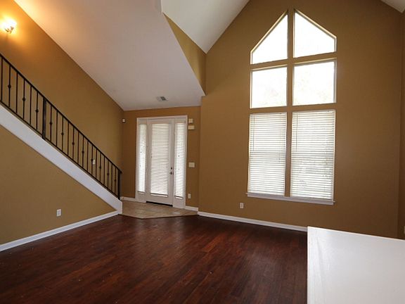 2nd image of 1219 Island Pl E